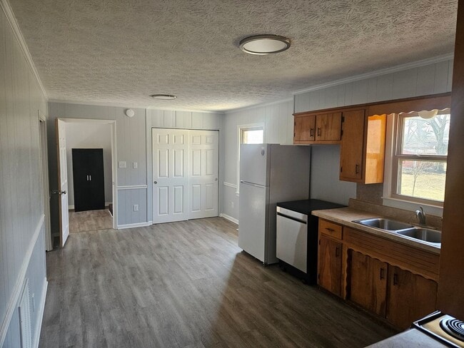 Foto del edificio - 617 Chitwood Dr