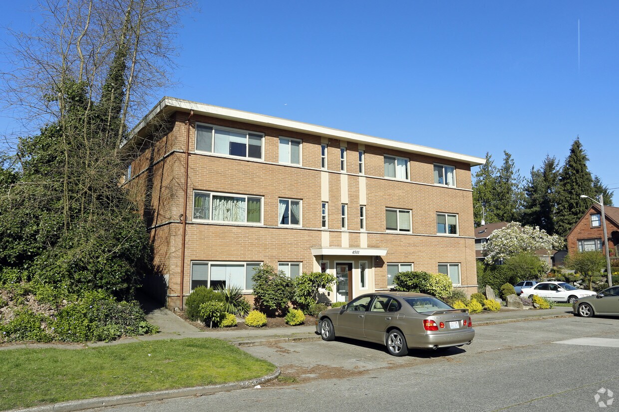 Foto del edificio - 4501 SW Admiral Way