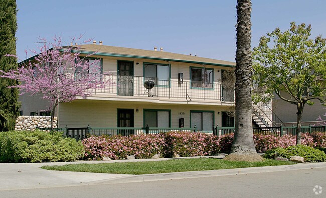 Foto del edificio - The Stoneridge Apartments