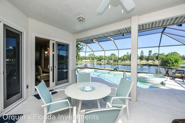 Foto del edificio - 3 br, 2.5 bath House - 4327 Fairfax Dr E.