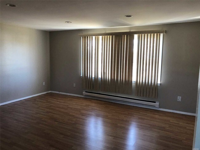 Foto del edificio - 69 Dahlia Ln