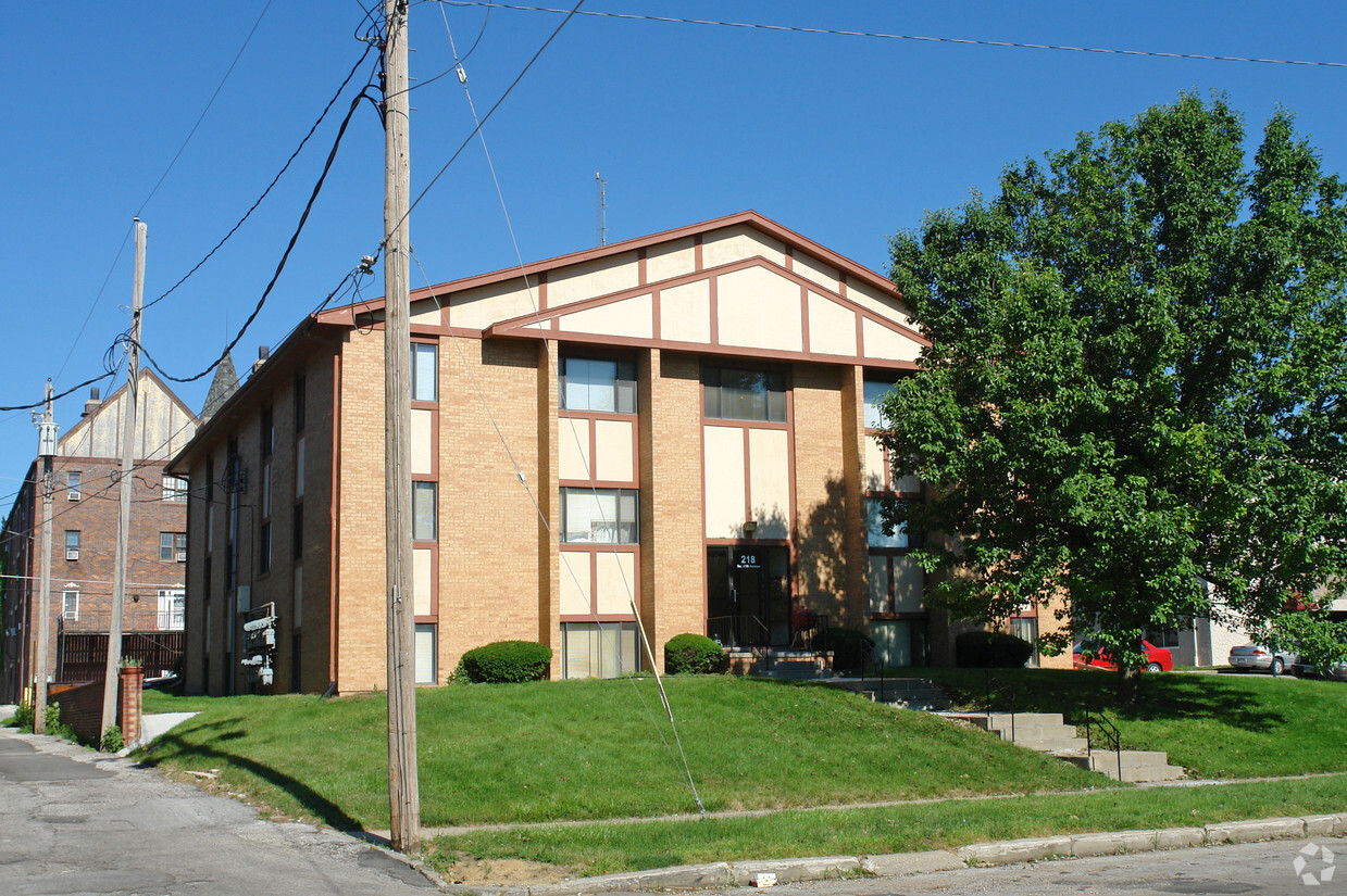 Primary Photo - 218 S 38th St