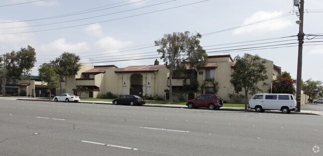 Foto del edificio - Liberty Tree Apartments