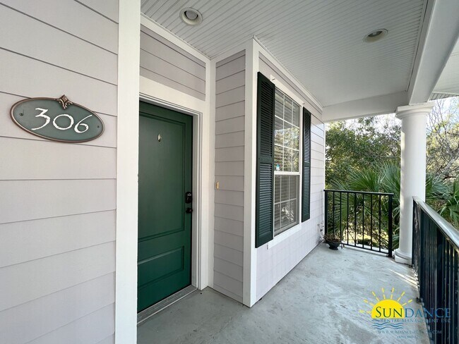 Foto del edificio - Beautiful Partially Furnished Condo in Downtown Fort Walton Beach!