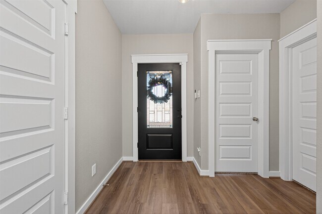 Foto del edificio - 30301 Kingston Heath Dr