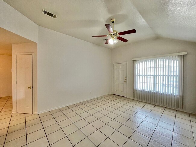 Foto del edificio - 4908 John David Dr