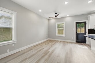 Building Photo - 4719 Mallow St