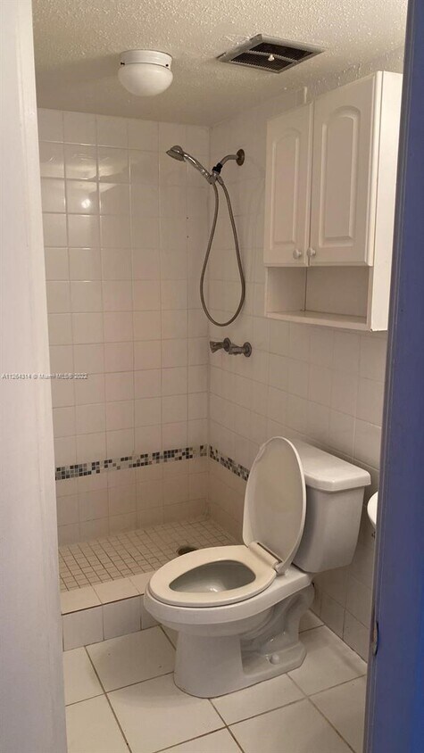 Foto del edificio - 8301 SW 142nd Ave