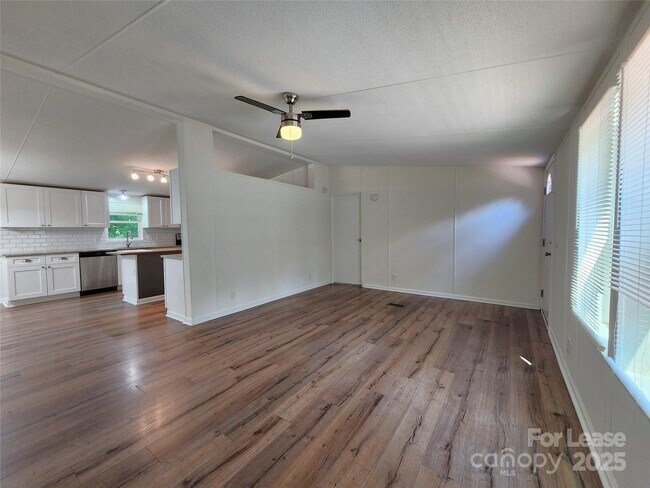 Building Photo - 1225 Bostwood Ln