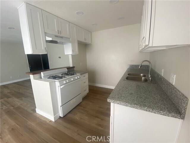 Foto del edificio - 18440 Desidia St.