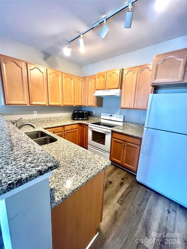 Building Photo - 1232 Duncan Gardens Dr