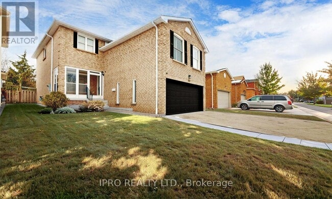 Photo du bâtiment - 6521 Warbler Ln