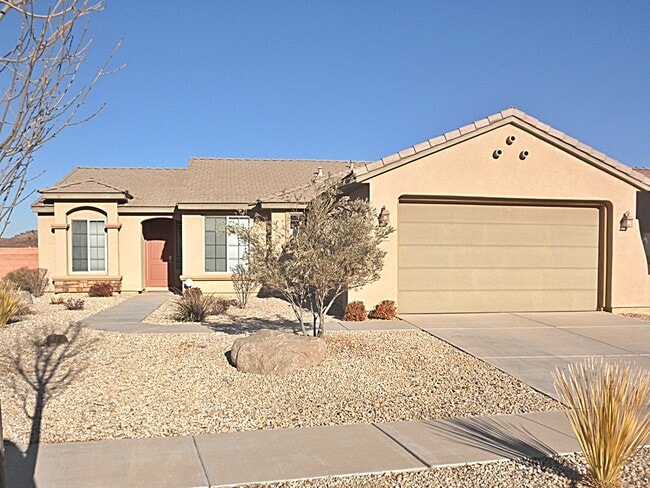 Building Photo - 1220 N Spring Valley Dr