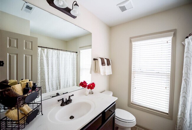 Foto del edificio - 3 br, 2.5 bath House - 104 Parkview Drive