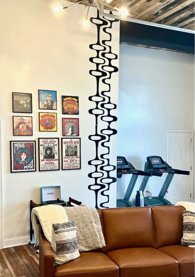 Foto del edificio - Chic-Styled Studio near Lucas Oil Stadium