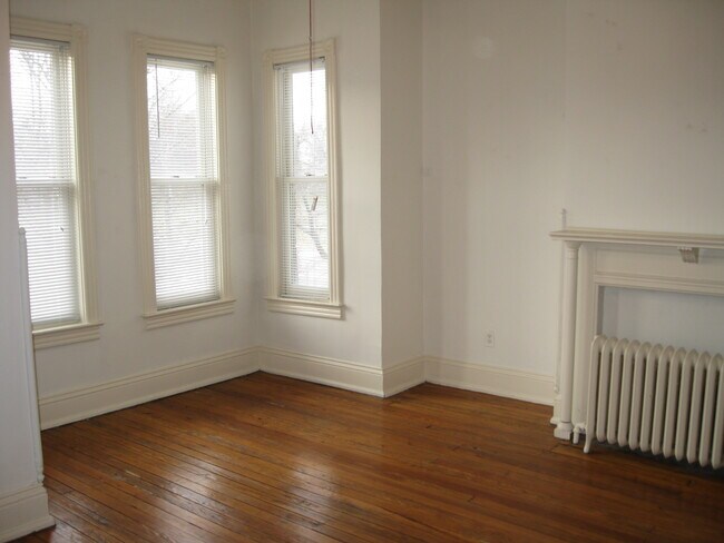 bedroom 1 - 69 N St NW