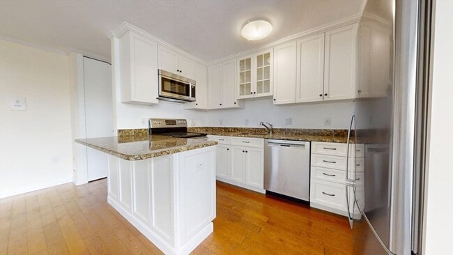 Building Photo - 125 Trapelo Rd