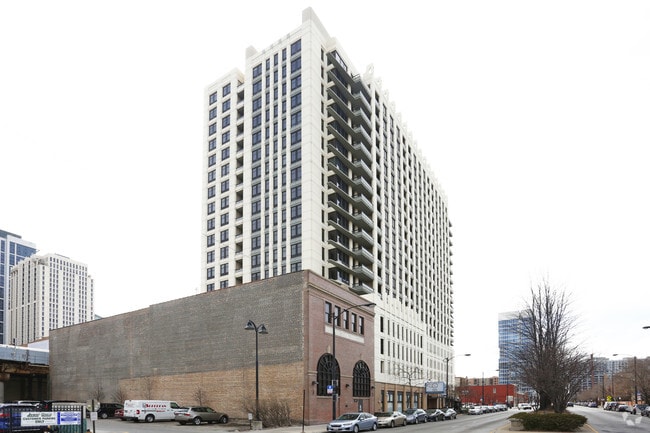 Building Photo - Vision on State