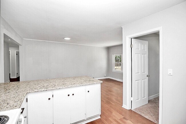 Building Photo - 4116 Somerdale Ln