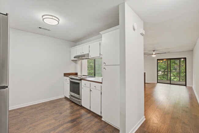 Building Photo - 2741 Jobee Dr
