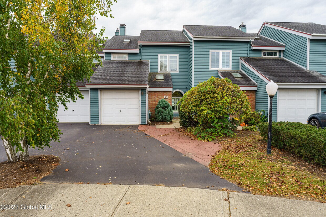 17 Beach Ct, Saratoga Springs, NY 12866 Townhome Rentals in Saratoga