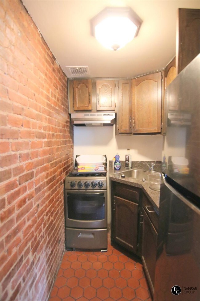 Building Photo - 51 W 84th St