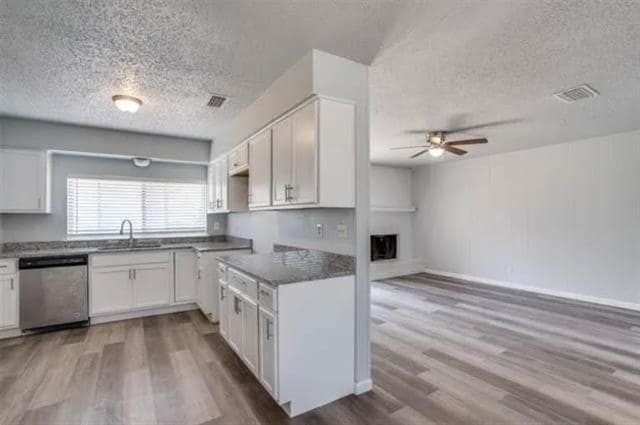 Foto del edificio - 1617 Brent St