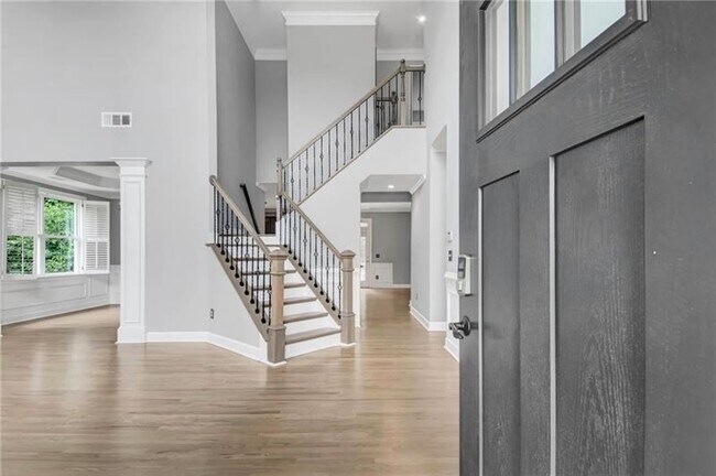 Building Photo - 3355 E Gate Dr