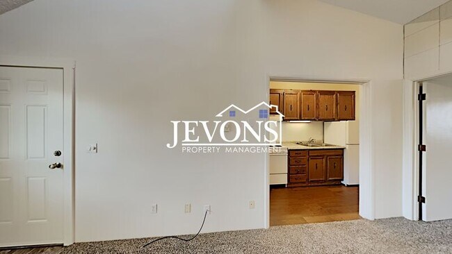 Foto del edificio - 807 W Chestnut Ave
