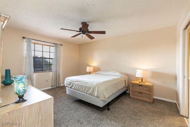 Foto del edificio - 5535 Rattlesnake Hammock Rd