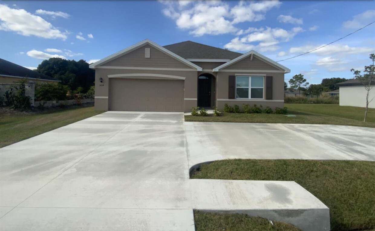 Foto principal - 3658 SW Port St Lucie Blvd