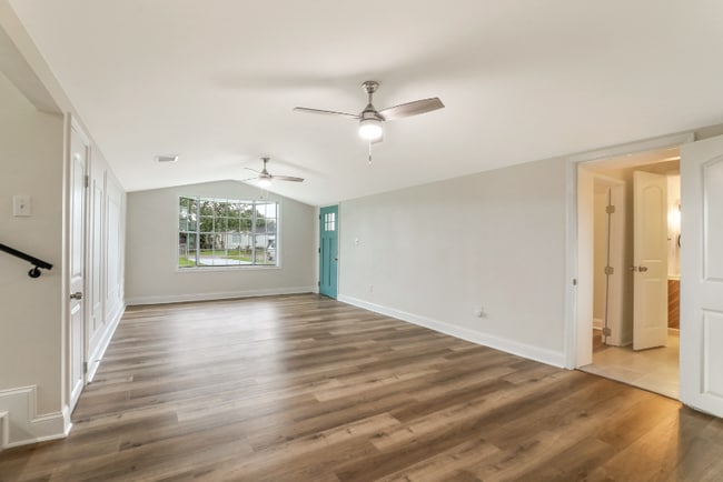Photo - 512 Avenue G House