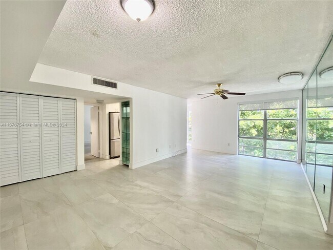 Building Photo - 17620 Atlantic Blvd
