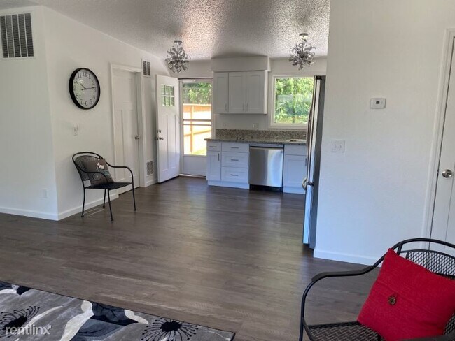 Foto del edificio - 2 br, 1 bath House - 808 Garrison St NE