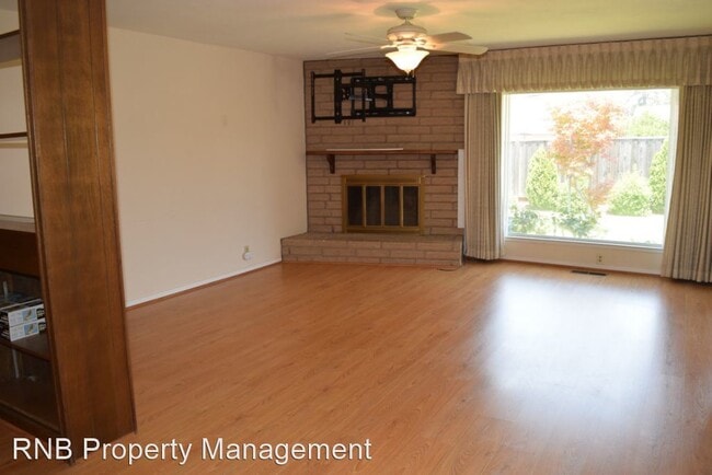 Building Photo - 3 br, 2 bath House - 3715 Lynwood Way