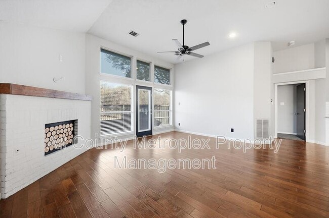 Building Photo - 2024 Brookville Ln