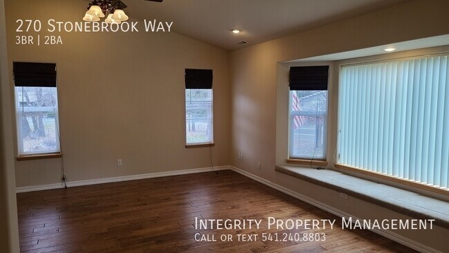 Building Photo - 270 Stonebrook Way