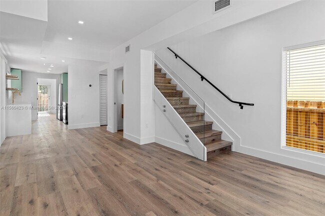 Foto del edificio - 6335 SW 60th Ave