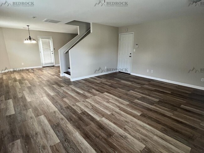 Foto del edificio - 202 Cloverbrook Dr