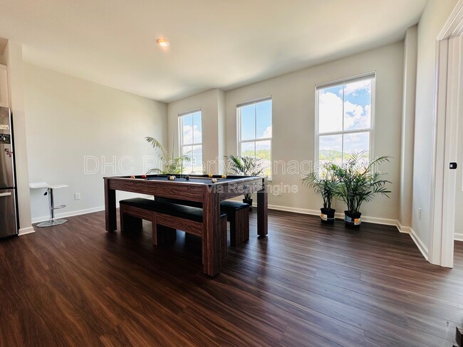 Building Photo - 1451 Creekside Cir NW