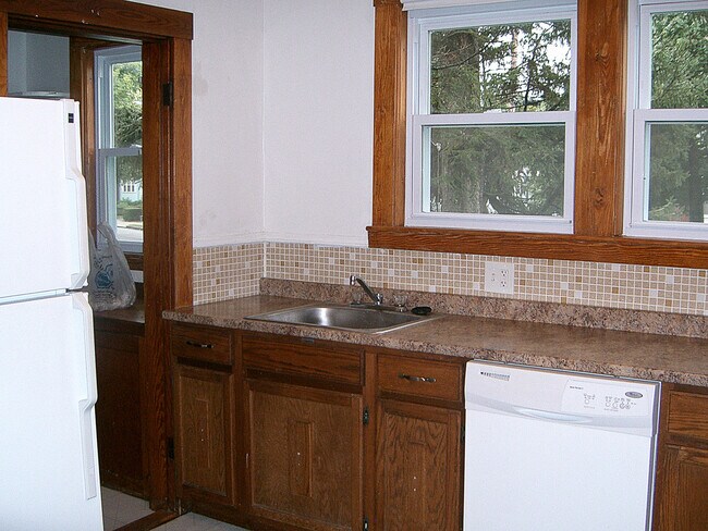 Kitchen (B side, first half) - 53 Egerton Rd