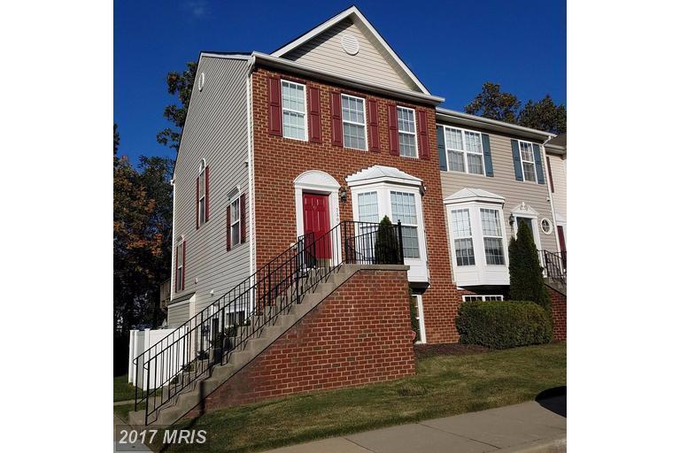 Foto principal - Charming 3-Bedroom Townhome in Glen Burnie...