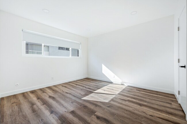 Bedroom - 3112 S Canfield Ave