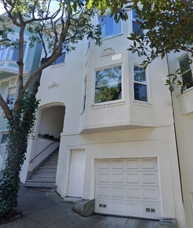 Building Exterior - 1915 Grant Ave