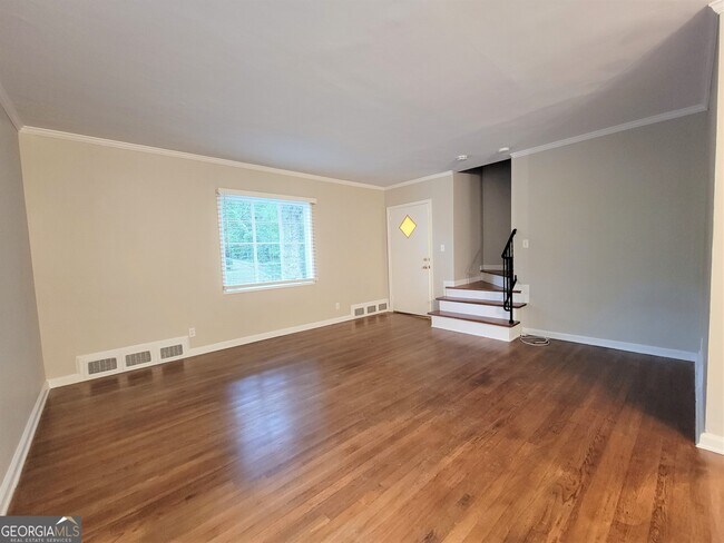 Building Photo - 1321 Stillwood Dr NE