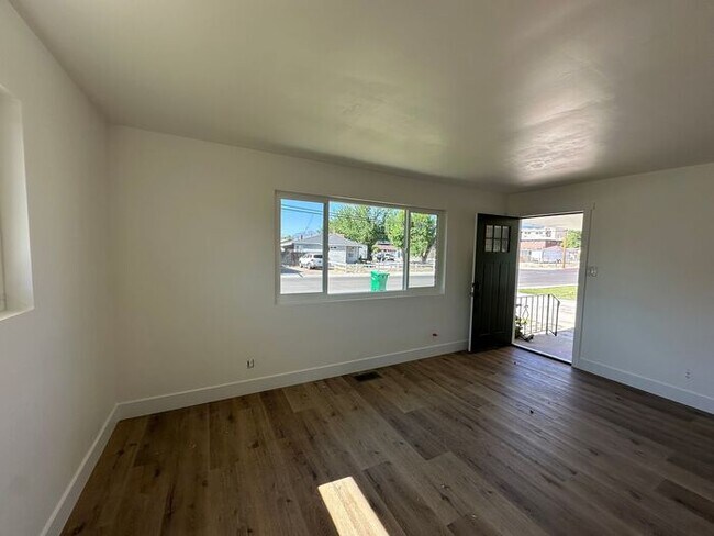 Foto del edificio - 905 E Taylor St