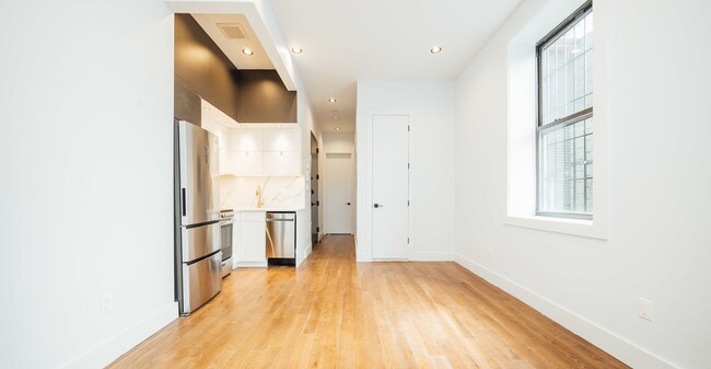Building Photo - 1337 Gates Ave