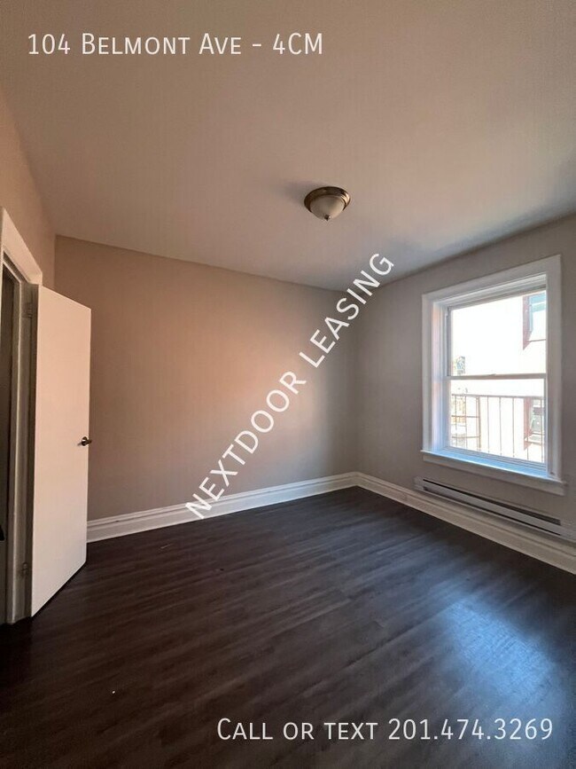 Foto del edificio - 104 Belmont Ave