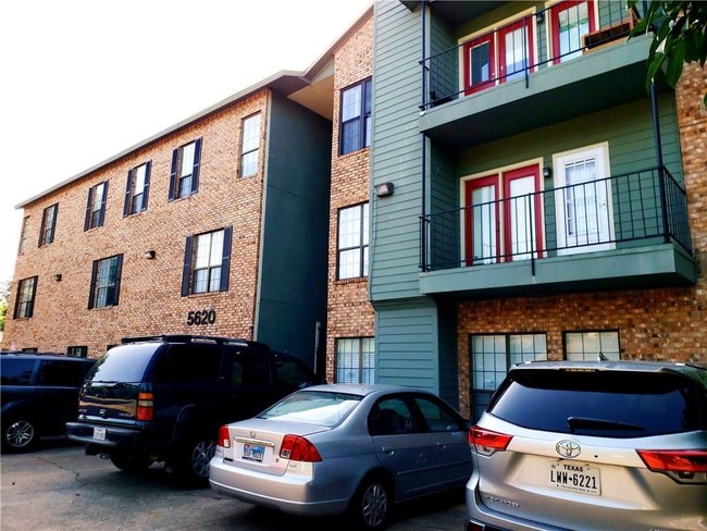 Building Photo - 5620 Live Oak St