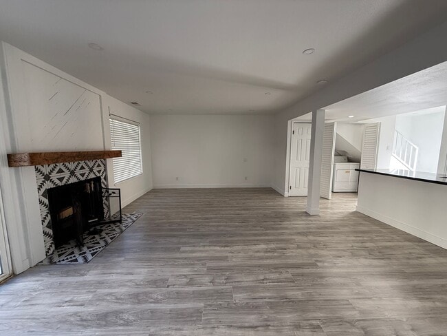 Building Photo - 1028 Bradley Square